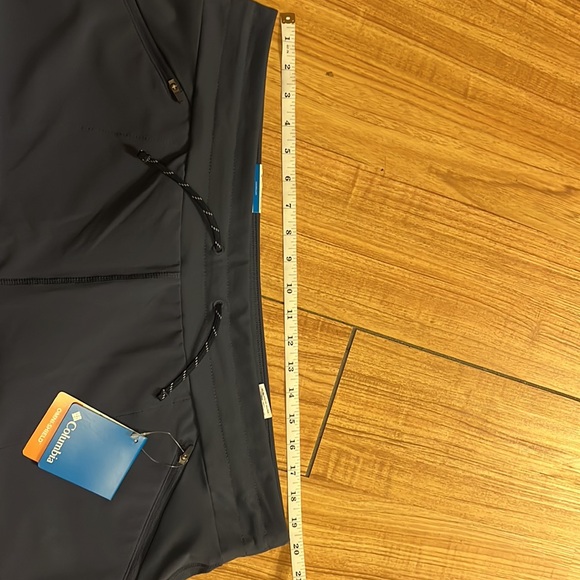Two pairs of Columbia women’s pants XL - Picture 5 of 6